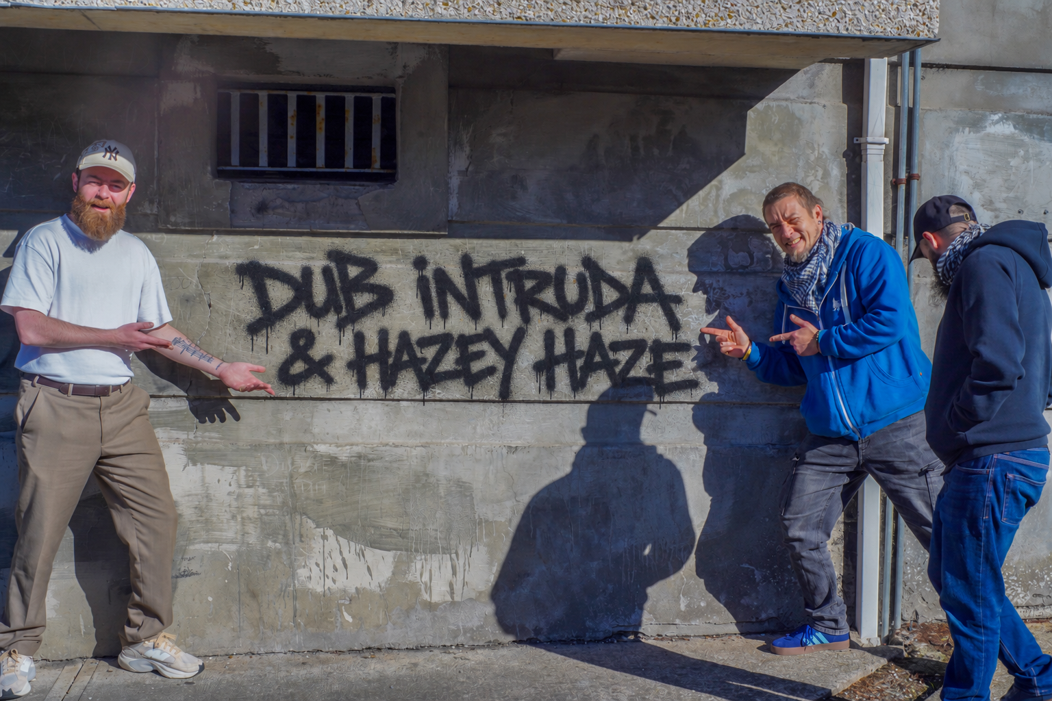 Bold-urban-graffiti-between-pointing-hands